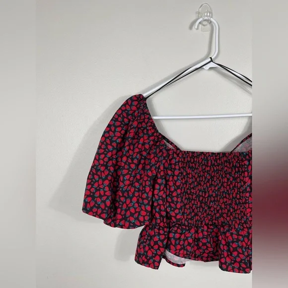 Trendy Red and Black Puff Sleeve Top Strawberry Print Cotton Size M NWT - Picture 7 of 10